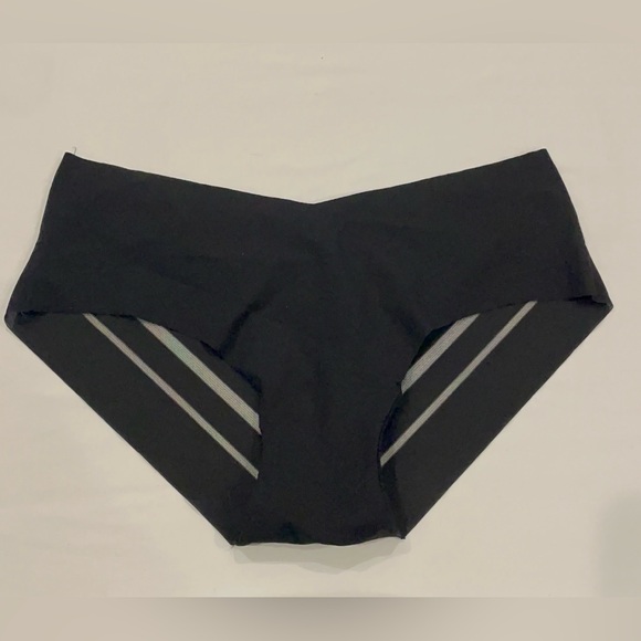 NEW WITH TAGS VICTORIA’S SECRET SIZE S SEAMLESS HIPHUGGER PANTIES - Picture 2 of 7